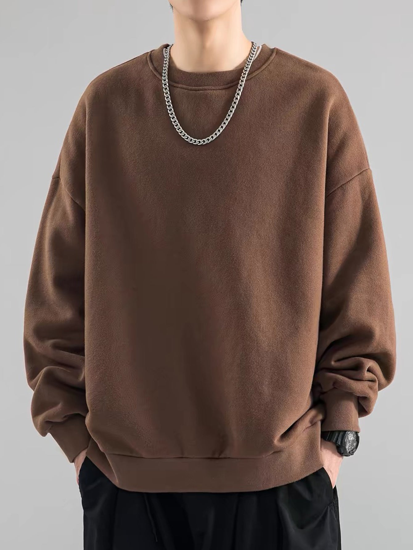 Relaxed Fit Crew Neck Sweatshirt - Soft Polyester Knit, Long Sleeve Pullover with Slight Stretch, Solid Colors, Perfect for Casual & Outdoor Wear All Year Round