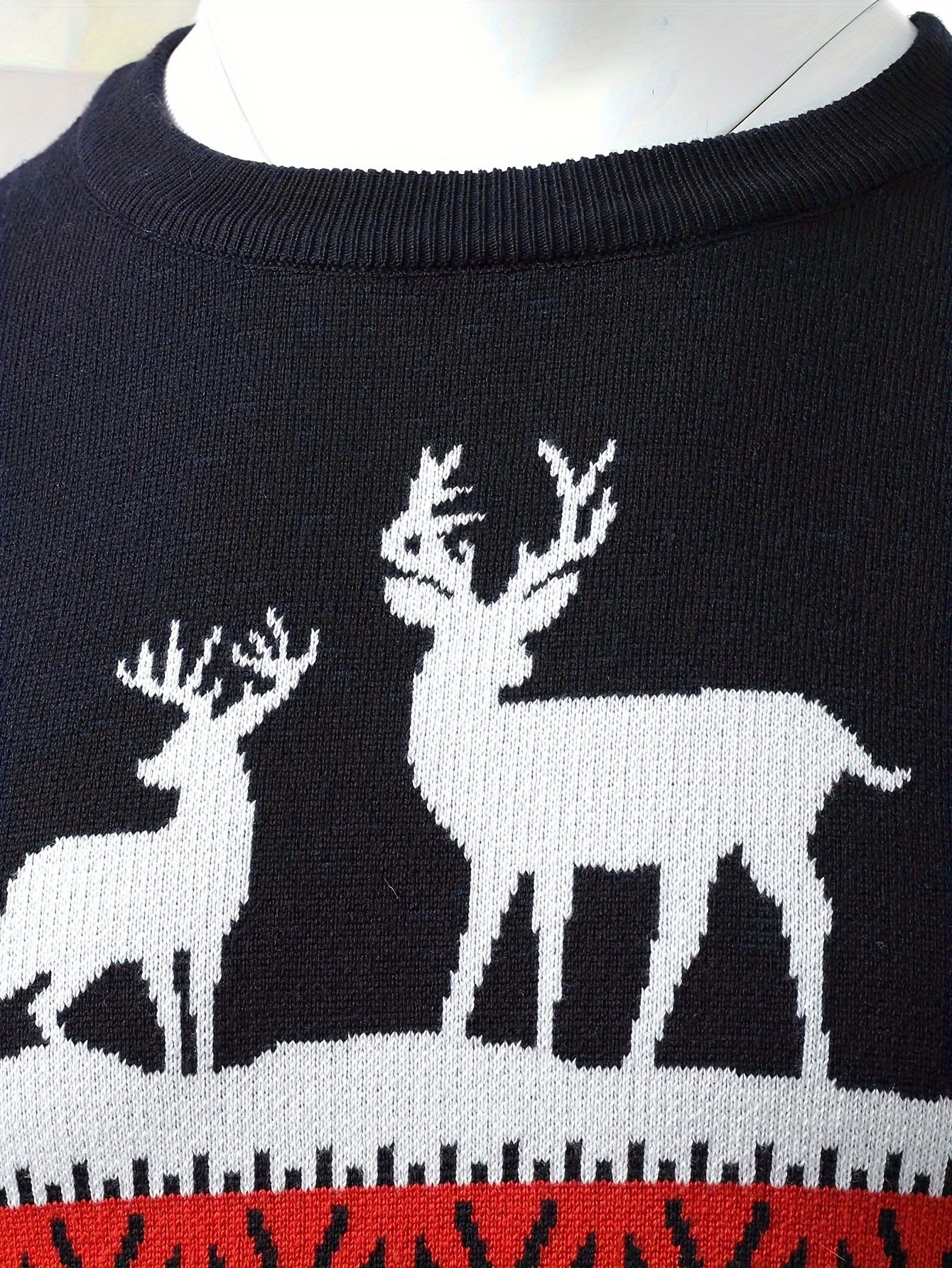 Men's Festive Christmas Reindeer Crew Neck Sweater - Cozy Polyester Blend, Perfect for Holiday Parties & Gifts