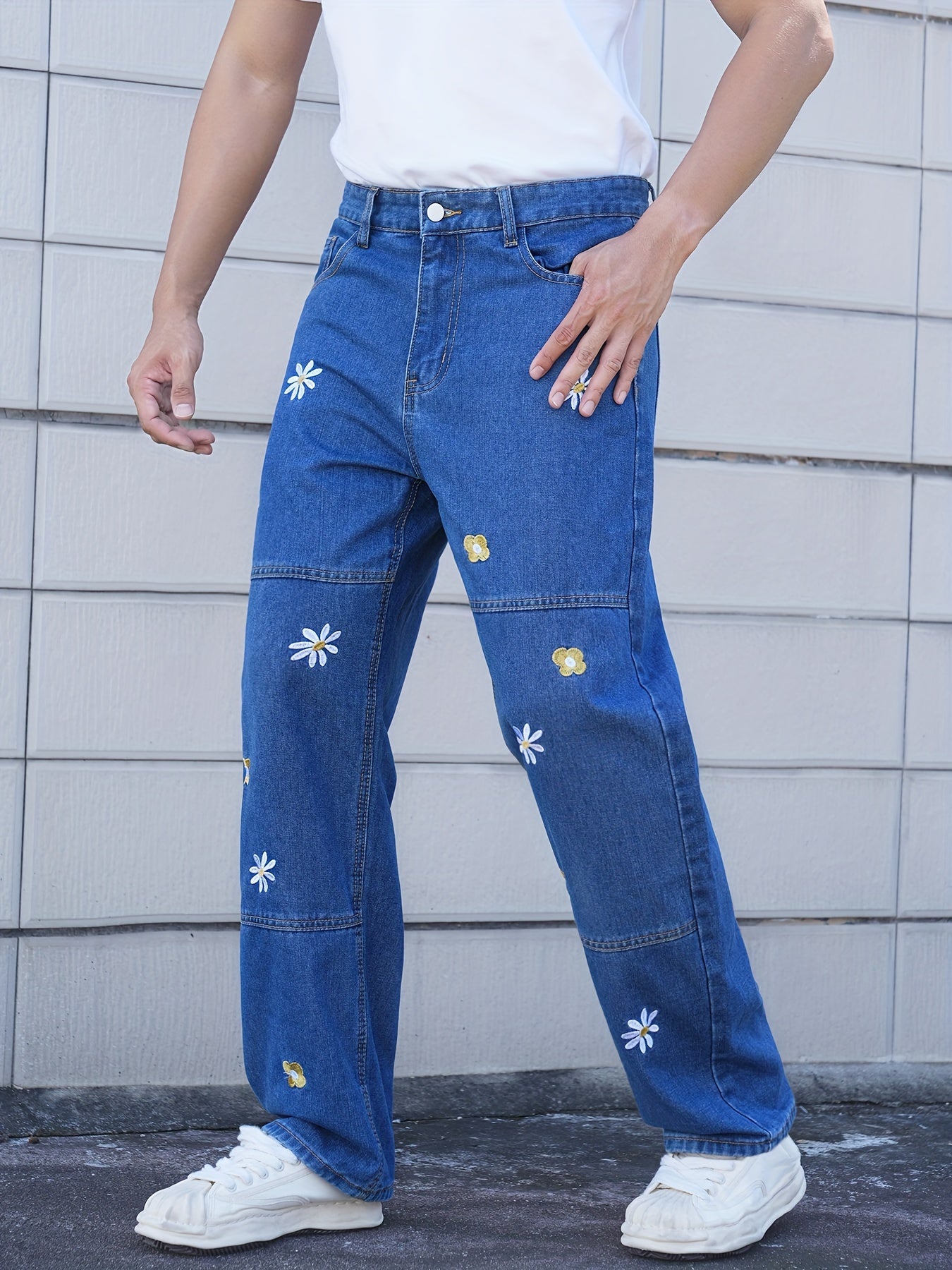 Men's Fashion Flowers Embroidery Design Loose Fit Wide Leg Jeans, Casual Street Style Denim Pants For Casual Daily Wear, Fluid Pants