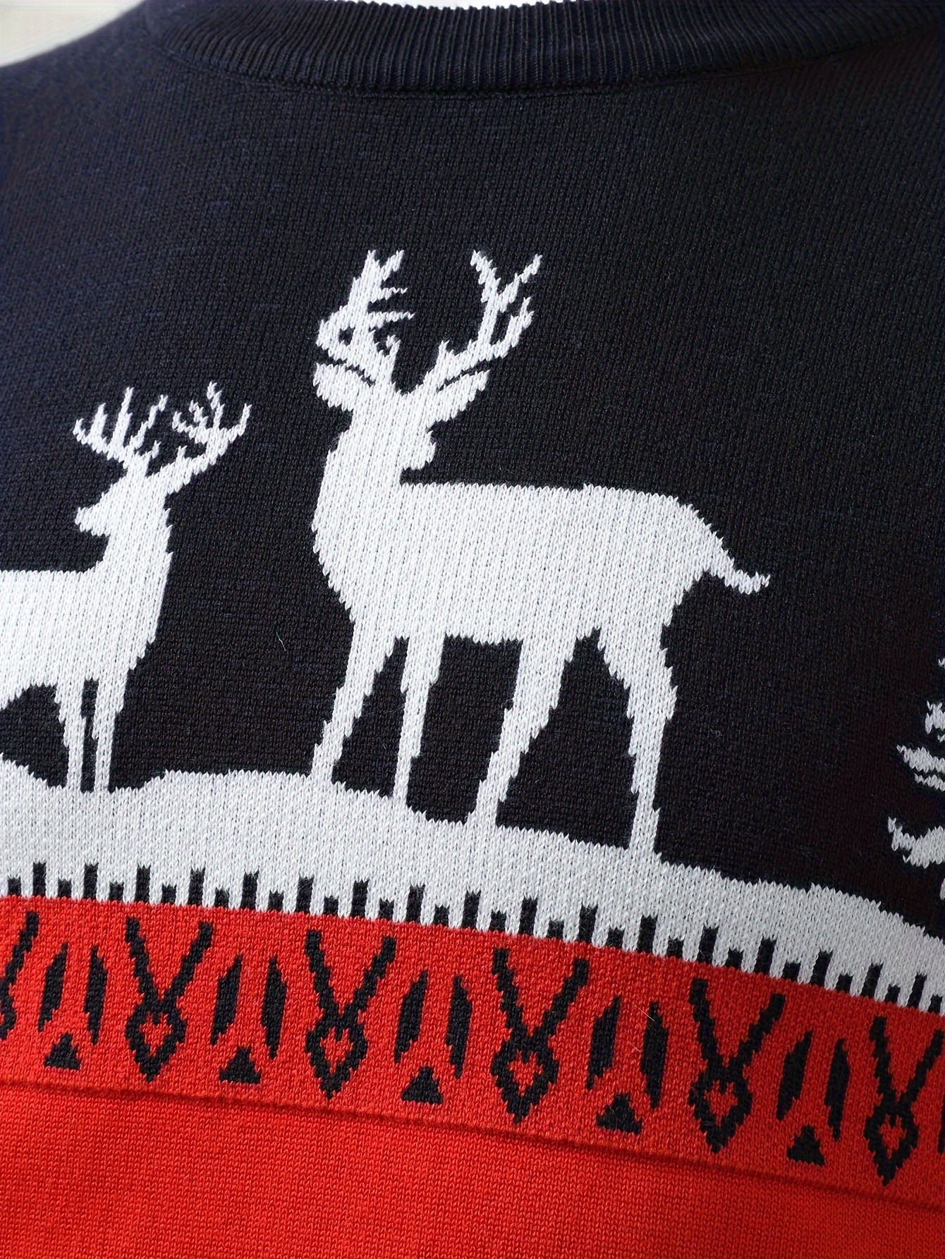 Men's Festive Christmas Reindeer Crew Neck Sweater - Cozy Polyester Blend, Perfect for Holiday Parties & Gifts