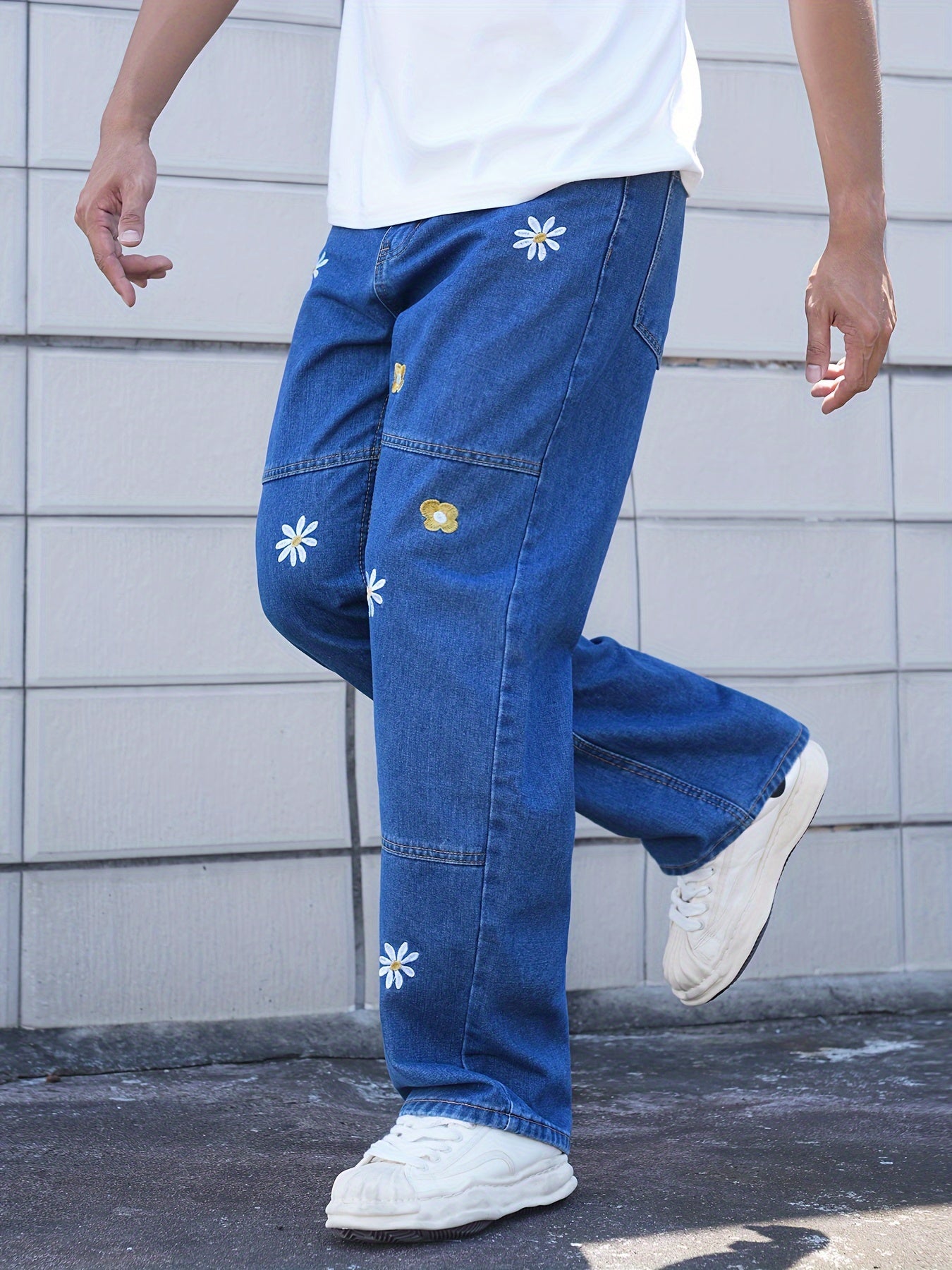 Men's Fashion Flowers Embroidery Design Loose Fit Wide Leg Jeans, Casual Street Style Denim Pants For Casual Daily Wear, Fluid Pants