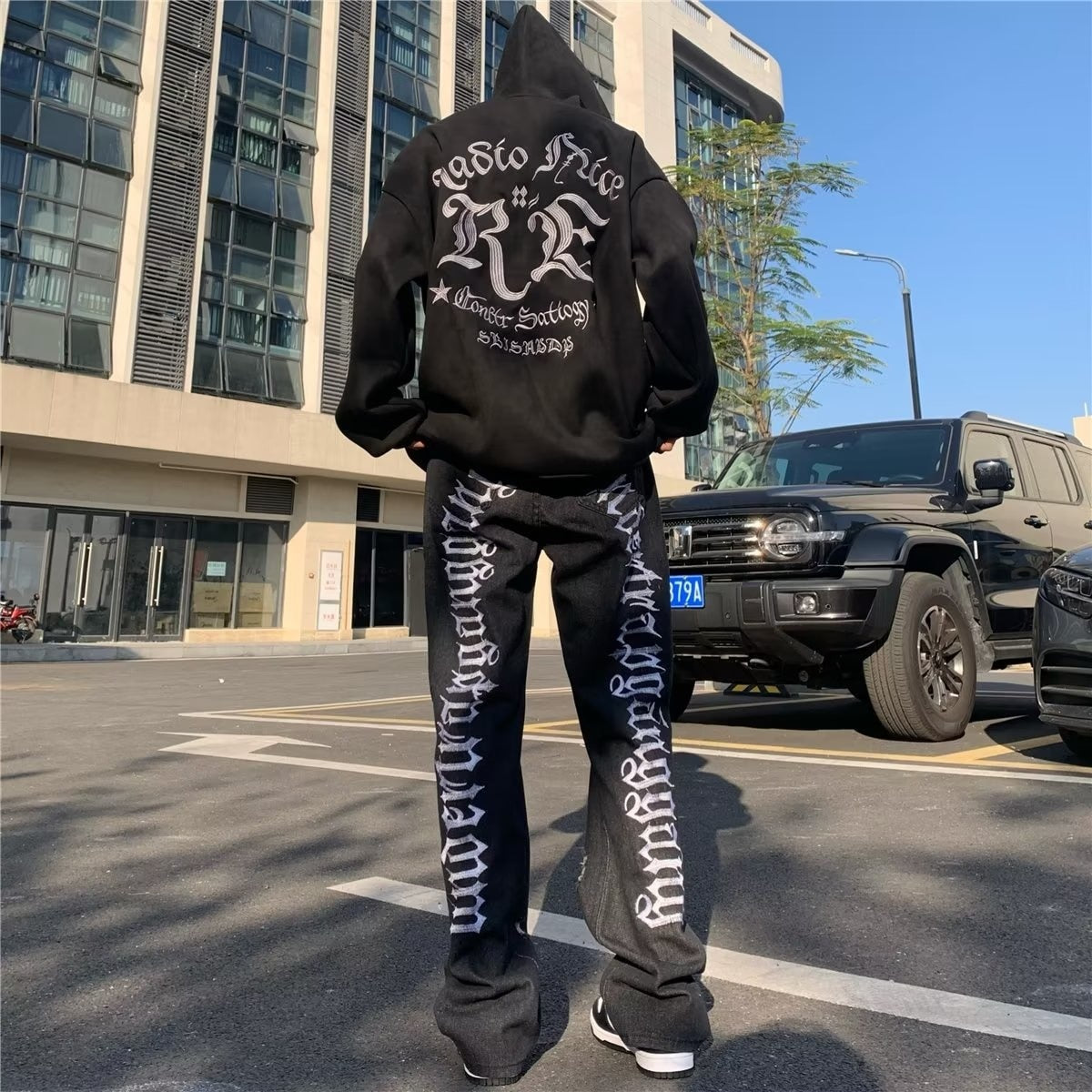 Vibe American Embroidery Letter Hiphop Broken Straight Leg Jeans Men's Fashion ins Loose Pants streetwear pantalon wear  2023