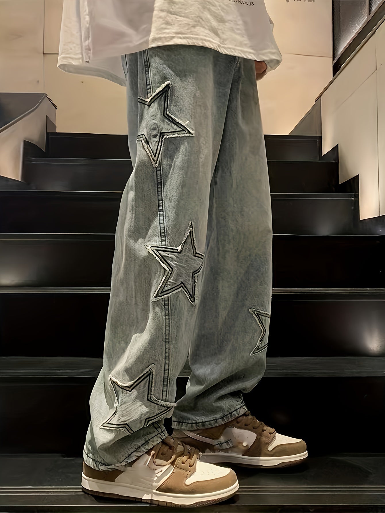 Mens Stylish Loose Denim Pants with Eye-Catching Star Embellishments - Comfortable Streetwear for Everyday Fashion