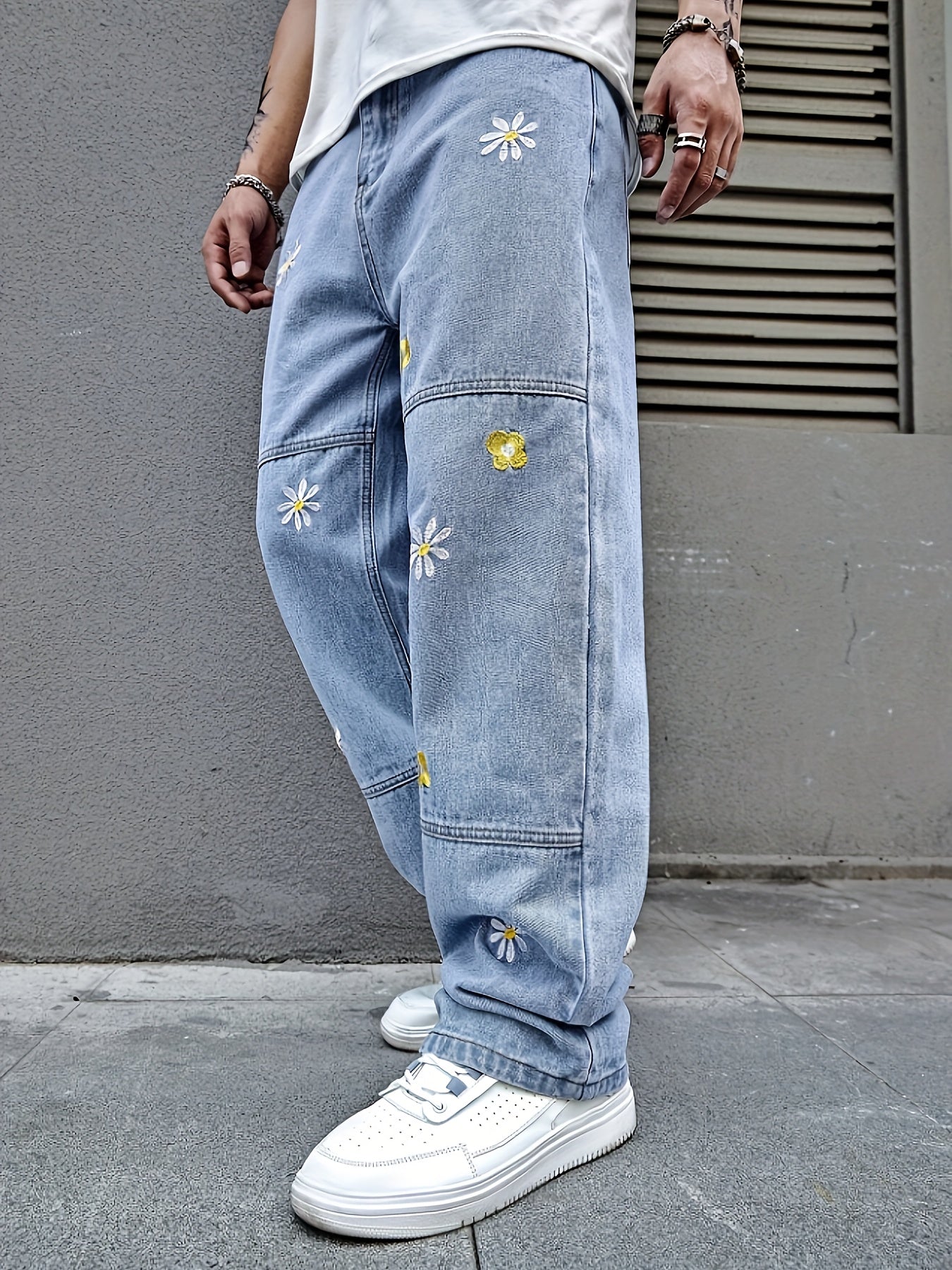 Men's Fashion Flowers Embroidery Design Loose Fit Wide Leg Jeans, Casual Street Style Denim Pants For Casual Daily Wear, Fluid Pants