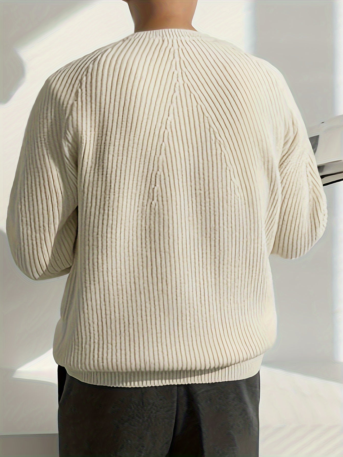 Men's Casual Solid Color Knit Sweater with Raglan Sleeves - Round Neck, Stretch Fabric, Machine Washable - Perfect for Fall/Winter