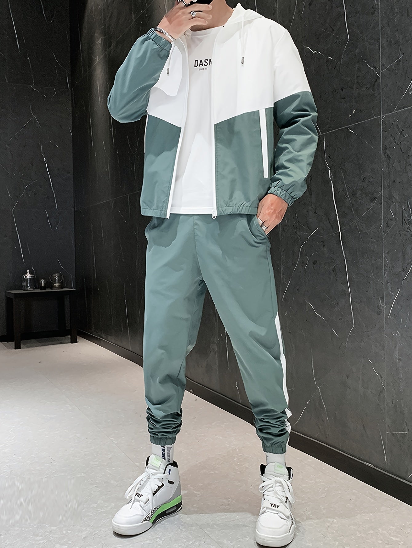 2-Piece Sporty Outfit for Men - Contrast Hoodie Jacket and Solid Sports Pants with Casual, Trendy, and Comfortable Design for Outdoor Activities and Sports Wear - Perfect for Fitness Enthusiasts and Athletes