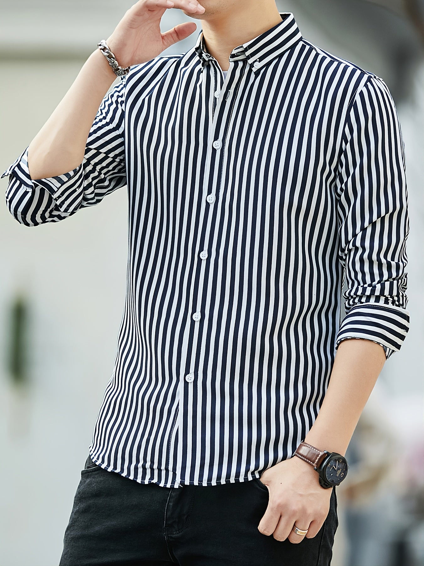 Slim Striped Business Casual Shirt: Perfect Fit for a Stylish Look